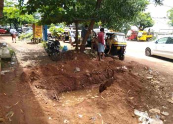 ചാലിശ്ശേരി സെൻ്ററിൽ പൈപ്പ് കുഴി അപകടഭീഷണിയാകുന്നു