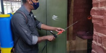 കെ എസ് ഇ ബി മലമ്പുഴ  ഓഫീസ്  എ ഐ വൈ എഫ്  അണുനശീകരണം നടത്തി