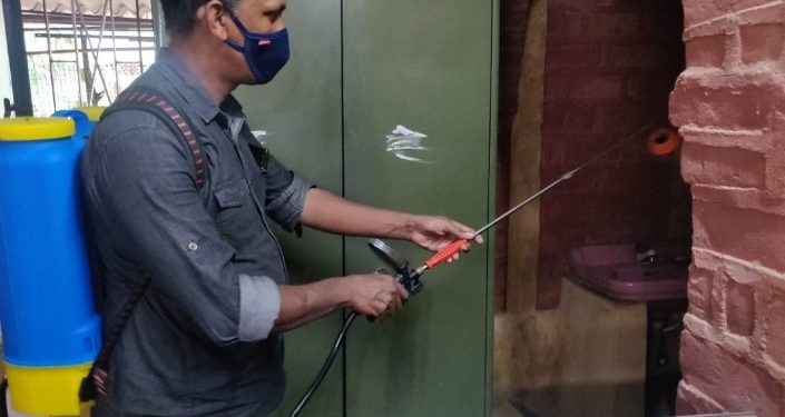 കെ എസ് ഇ ബി മലമ്പുഴ  ഓഫീസ്  എ ഐ വൈ എഫ്  അണുനശീകരണം നടത്തി