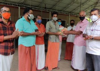 ടീം മുതുകുർശിയുടെനേതൃത്വത്തിൽ പച്ചക്കറി കിറ്റ് വിതരണം