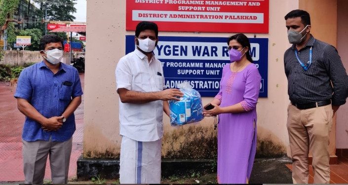 പ്രതിരോധ സാമഗ്രികൾ  വി കെ. ശ്രീകണ്ഠൻഎം പി നൽകി.