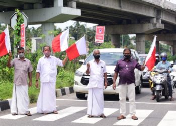 ചക്ര സ്തംഭന സമരം നടത്തി