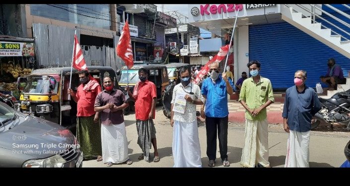 വടക്കഞ്ചേരിയിൽ ചക്രസ്തംഭന സമരം  നടത്തി