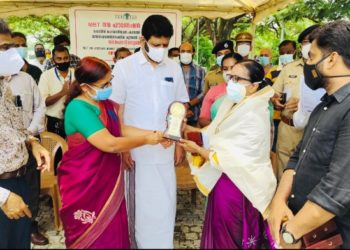 കോവിഡ്  പോരാളികൾക്കുള്ള ആദരവ് ജനസേവകരുടെ സമ്മേളനമായി മാറി.