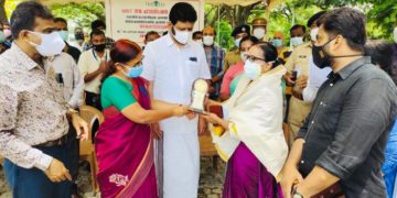കോവിഡ്  പോരാളികൾക്കുള്ള ആദരവ് ജനസേവകരുടെ സമ്മേളനമായി മാറി.