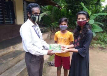 പഠന ഉപകരണങ്ങൾ നൽകി