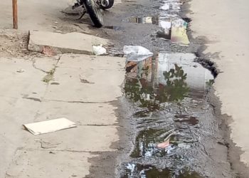 കുടിവെള്ളം പാഴായി ഒഴുകി ടൗണിൽ വെള്ളക്കെട്ട് ; യാത്ര ദുരിതത്തിൽ