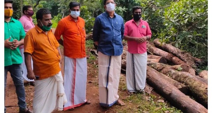 വനഭൂമി സ്വകാര്യ വ്യക്തികൾക്ക് തീറെഴുതി നൽകലാണ് ചെർപ്പുളശ്ശേരിയിൽ നടക്കുന്നതെന്ന് BJP