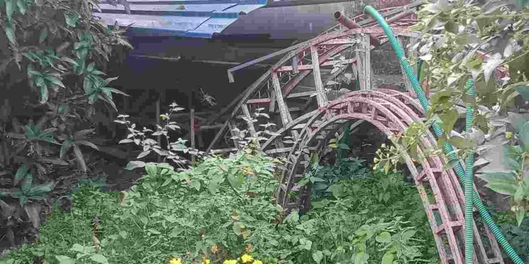 നിയന്ത്രണങ്ങൾ സാധാരണക്കാരന്റെ ജീവിതത്തെ പരിതാപകരമാക്കുന്നു.