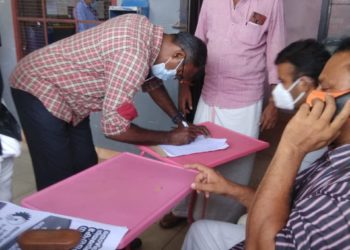 കെ.എസ്.ആർ.ടി.സി.യിൽ ഒപ്പുശേഖരണം നടത്തി.