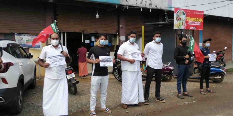 സൗജന്യ സേവനങ്ങള്‍ വെട്ടിച്ചുരുക്കിയ എസ്ബിഐ നടപടി ജനവിരുദ്ധം: എസ്ഡിപിഐ