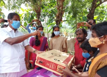 വിദ്യാർത്ഥികളുടെ പഠനത്തിന്  ടെലിവിഷൻ നൽകി.