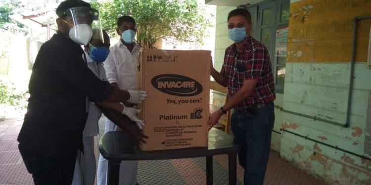 നെല്ലിയാമ്പതി പി. എച്. സി. ക്ക് AVT മാനേജ്മെന്റ് ഓക്സിജൻ കോൺസെൻട്രേറ്റർ നൽകി