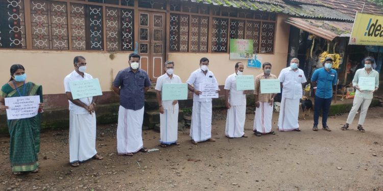 ഇന്ധന വില വർദ്ധനവ് നയത്തിനെതിരെ യു.ഡി.എഫ് പ്രതിഷേധ കുടുംബ ധർണ്ണ