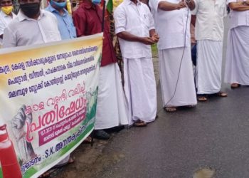 ഇന്ധന വില വദ്ധന: കാളവണ്ടിവലിച്ച് പ്രതിക്ഷേധിച്ചു.