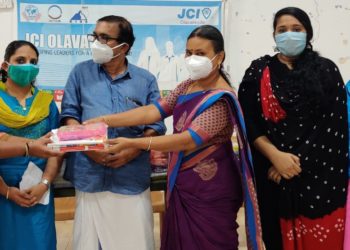 ജെ.സി.ഐ ഒലവക്കോട് പഠനോപകരണ വിതരണം നടത്തി