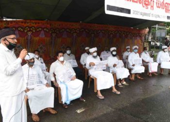 അശാസ്ത്രീയവുമായ ആരാധനാ നിയന്ത്രണം : താക്കീതായി സമസ്ത പ്രതിഷേധ സംഗമം