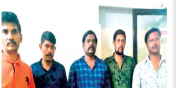 യു​വാ​വി​നെ ആ​ക്ര​മി​ച്ച സം​ഭ​വ​ത്തി​ൽ അ​ഞ്ചു​പേ​ർ അ​റ​സ്​​റ്റി​ൽ