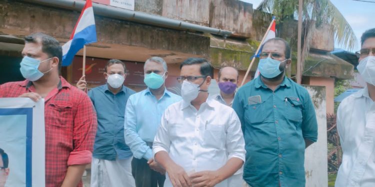 ഇന്ധന വില വർദ്ധനവിനെതിരെ  പ്രവാസിസംഘം  പ്രതിഷേധ ധർണ്ണസമരം  നടത്തി