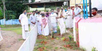 പൂജാപുഷ്പ പൂങ്കാവനവും,  ഊട്ടുപുര ഹാളും എം.ആർ.മുരളി ഉദ്ഘാടനം നിർവഹിച്ചു