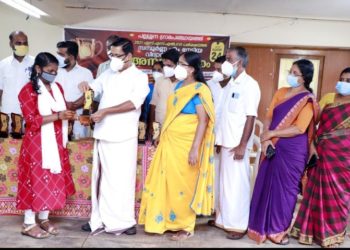സമ്പൂർണ്ണ A+ നേടിയ മുഴുവൻ വിദ്യാർത്ഥികളെയും പഞ്ചായത്ത് അനുമോദിച്ചു