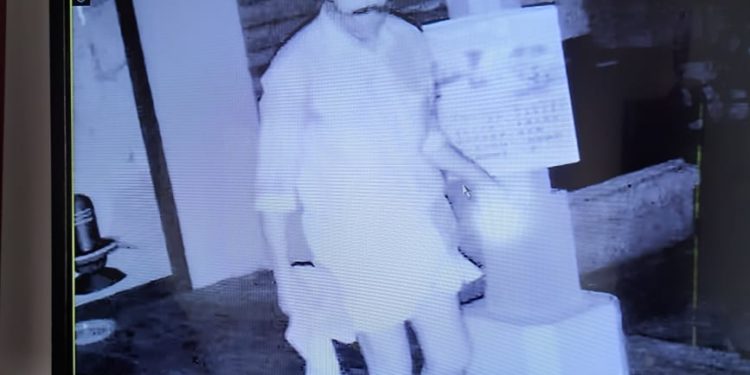 വല്ലങ്ങി ശിവക്ഷേത്രത്തിൽ അലമാരകുത്തിത്തുറന്ന് മോഷണം