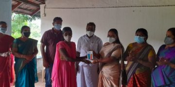 വിദ്യാർത്ഥികൾക്കുള്ള സ്മാർട് ഫോൺ വിതരണോദ്ഘാടനം