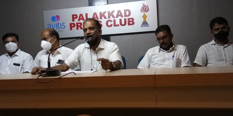 INL പാലക്കാട് ജില്ലാ  ഔദ്യോഗിക നേതൃത്വത്തിനൊപ്പം