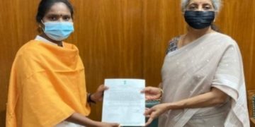 എം.പി രമ്യ ഹരിദാസ് കേന്ദ്ര ധനകാര്യമന്ത്രി നിർമല സീതാരാമന് നിവേദനം നൽകി