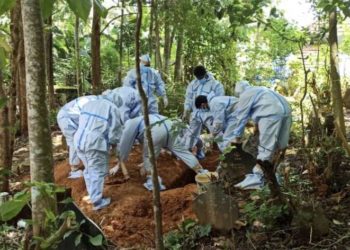 കൊറോണ രോഗിയുടെ മൃതദ്ദേഹം സംസ്കരിച്ച് പോപുലർ ഫ്രണ്ട്, എസ്‌ഡിപിഐ, ഐഎസ്എഫ് പ്രവർത്തകർ