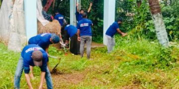ചെളിഅടഞ്ഞ് കെട്ടിക്കിടന്ന വാട്ടർ ടാങ്ക്  ടീം വെൽഫെയർ വളണ്ടിയർമാർ ശുദ്ധീകരിച്ചു.  