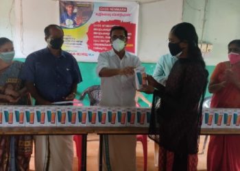 കുട്ടികൾക്കുള്ള സ്മാർട്ട്ഫോൺ വിതരണം ചെയ്തു