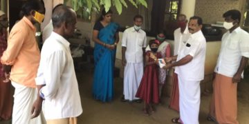 സ്മാർട്ട് ഫോൺ വിതരണം നടത്തി.