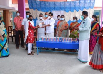 പല്ലാവൂർ സ്കൂളിൽ മുഴുവൻ കുട്ടികൾക്കും ഓൺലൈൻ പഠന സൗകര്യമൊരുക്കി