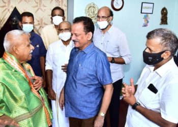 കെ എ ചന്ദ്രന് എൺപതാം പിറന്നാളിന് ആശംസകളർപ്പിച്ച് KVVES
