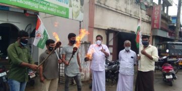 കൊടുവായുർ യൂത്ത് കോൺഗ്രസ് പകൽ പന്തം പരിപാടി സംഘടിപ്പിച്ചു
