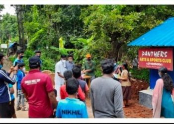 വിദ്യാത്ഥികൾക്ക്  പഠനോപകരണങ്ങൾ നൽകി ആദരിച്ചു