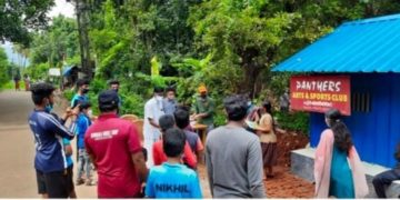 വിദ്യാത്ഥികൾക്ക്  പഠനോപകരണങ്ങൾ നൽകി ആദരിച്ചു