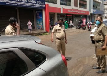 നഗരത്തിലെ അനധീകൃത പാർക്കിങ്ങ് പിടികൂടി.