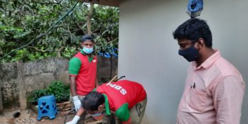 കോവിഡ് രോഗികൾ താമസിച്ചിരുന്ന വീട് അണുവിമുക്തമാക്കി മണ്ണാർക്കാട് എസ്.ഡി.പി.ഐ സംഘം