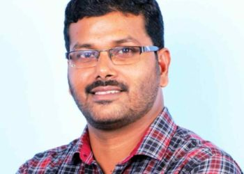 മലബാറിലെ ഹയർസെക്കൻ്ററി പ്രതിസന്ധി : മന്ത്രി കണ്ണടച്ച് ഇരുട്ടാക്കുകയാണ്