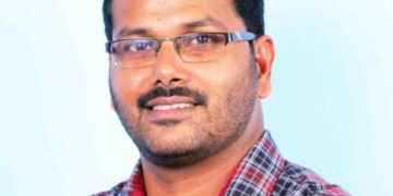 മലബാറിലെ ഹയർസെക്കൻ്ററി പ്രതിസന്ധി : മന്ത്രി കണ്ണടച്ച് ഇരുട്ടാക്കുകയാണ്
