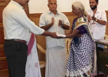 KSMBAAജില്ലാ കമ്മറ്റി ഓണക്കോടി വിതരണം ചെയ്തു