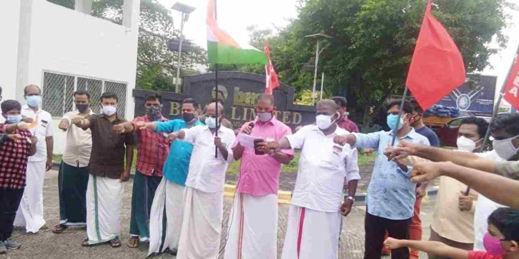 ബെമൽ  സംരക്ഷിക്കുന്നതിനായി പ്രതിഞ്ജ ചൊല്ലി സ്വാതന്ത്ര്യ ദിന പരിപാടി സംഘടിപ്പിച്ചു.