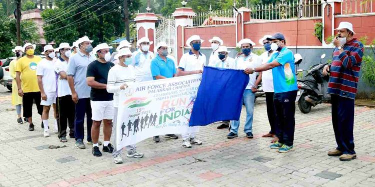 എയർ ഫോഴ്സ് അസോസിയേഷൻ പാലക്കാട് ചാപ്റ്റർ നഗരത്തിൽ കൂട്ടയോട്ടം നടത്തി