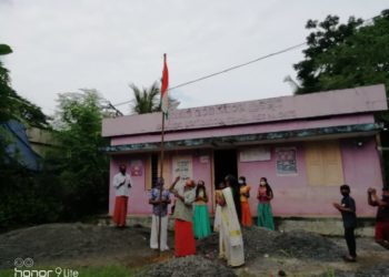 കൂടല്ലൂർ യുവജന വായനശാലയിൽ   പതാക ഉയർത്തി