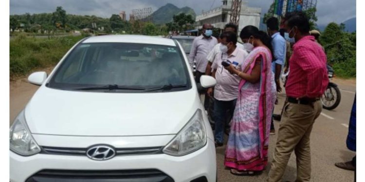 ഓണത്തിരക്ക് വാളയാറിൽ തമിഴ്‌നാട്‌ പരിശോധന കർശനമാക്കുന്നു