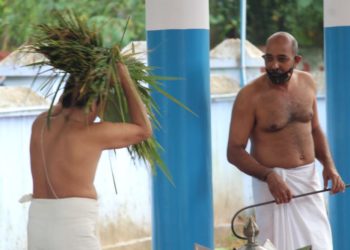 നിറപുത്തിരി ആഘോഷിച്ചു.