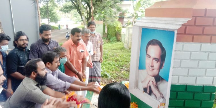 മുൻ പ്രധാനമന്ത്രി രാജീവ്ഗാന്ധിയുടെ 77-ാജന്മദിനം ആഘോഷിച്ചു