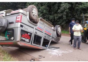 പിക്കപ്പ് ലോറിയും പാലിയേറ്റീവ് കെയർ വാഹനവും കൂട്ടിയിടിച്ചു; 3 പേർക്കു പരുക്ക്